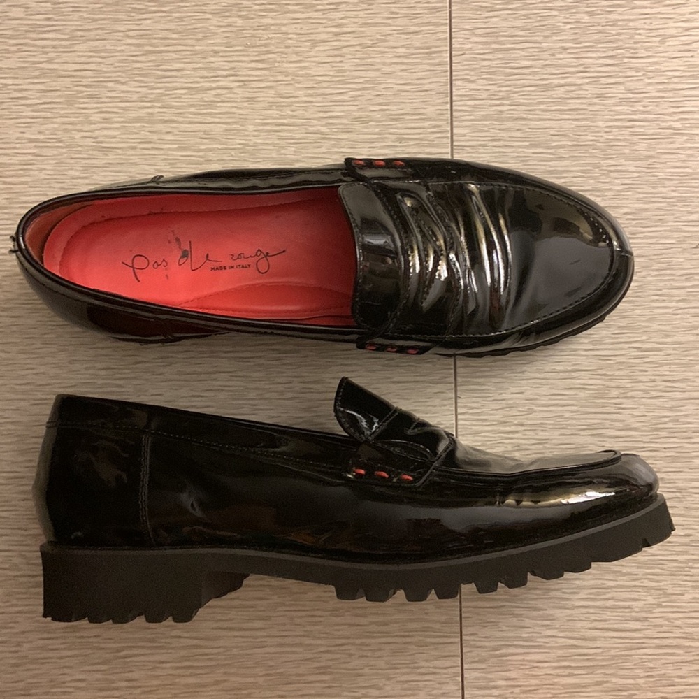 Pas de Rouge Black Patent Leather Loafers